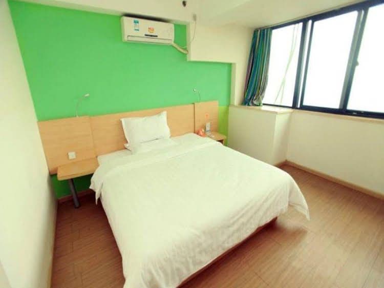 7 Days Inn Chengdu Zhaojue Temple Bus Station Branch 7 Days Inn Chengdu Zhaojue Temple Bus Station Branch