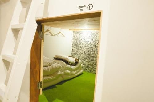 Twin Capsule Room - Lower