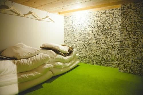 Twin Capsule Room - Upper