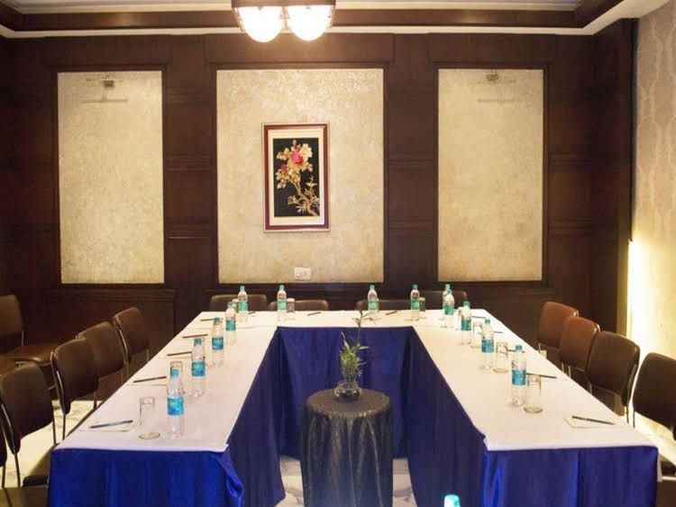 Freesia Hotel1