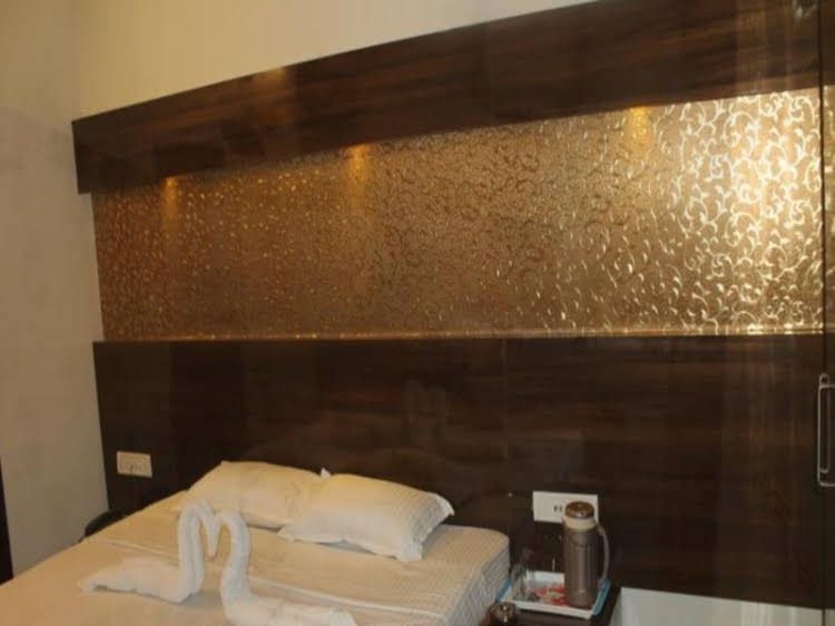 Hotel Crown Plaza4