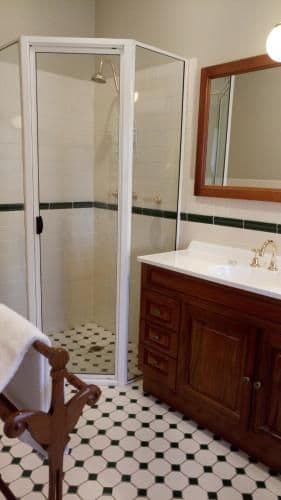 Sorensen Queen Room with Balcony and Spa Bath
