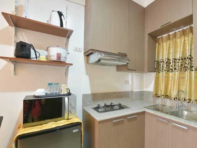 Anahaw Apartments Whitebeach1