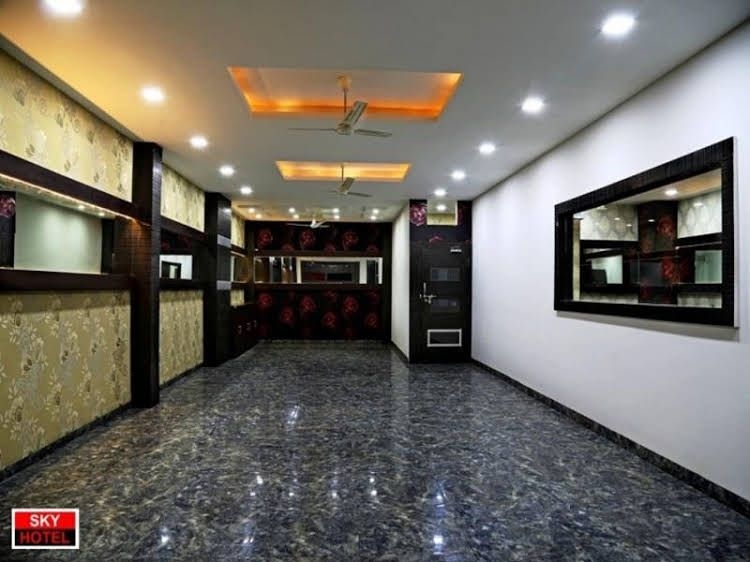 Sky Hotel Inn0