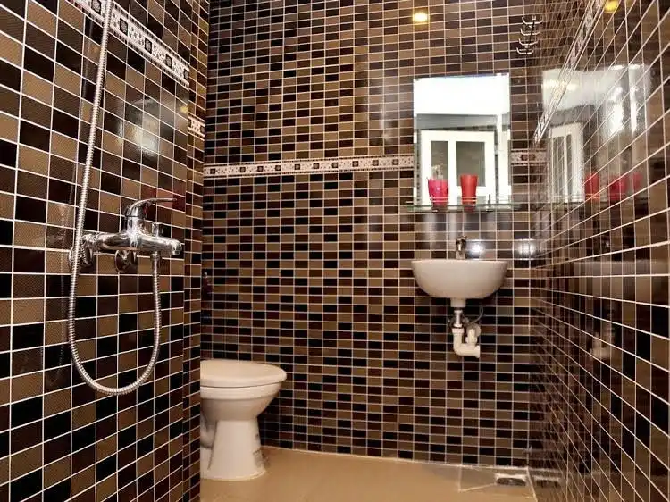 Dollar Hotel Dollar Hotel
