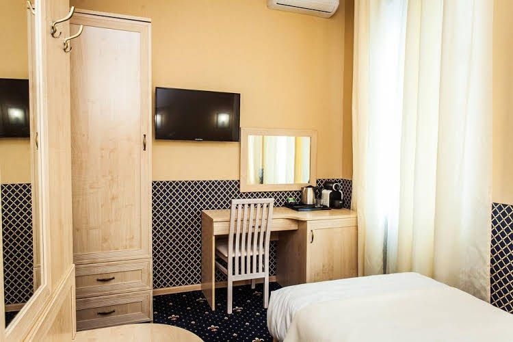 Hotel Mira1