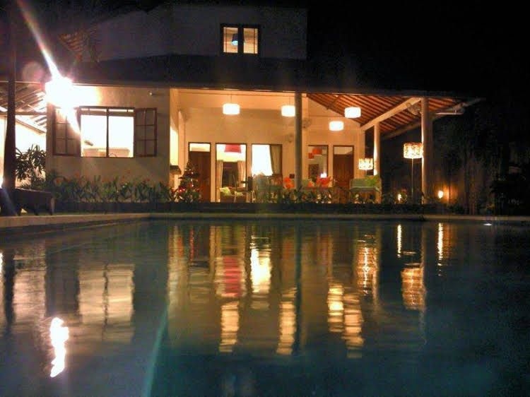 อูมาห์ วาตู วิลล่าส์ (Umah Watu Villas)0