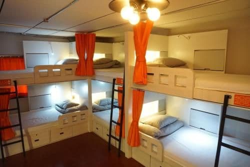 Single Bed in Mixed Dormitory with Fan