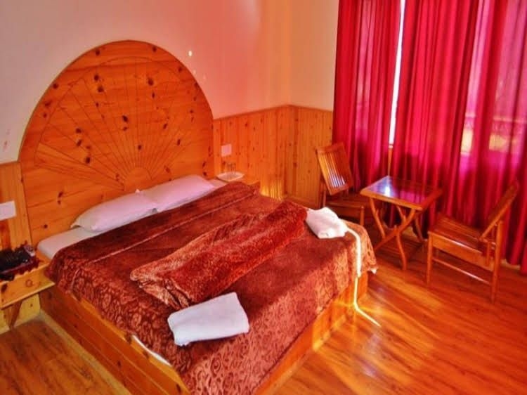 Pause At Manali3