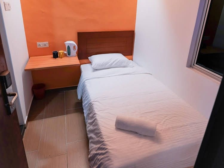 Colour Hotel3