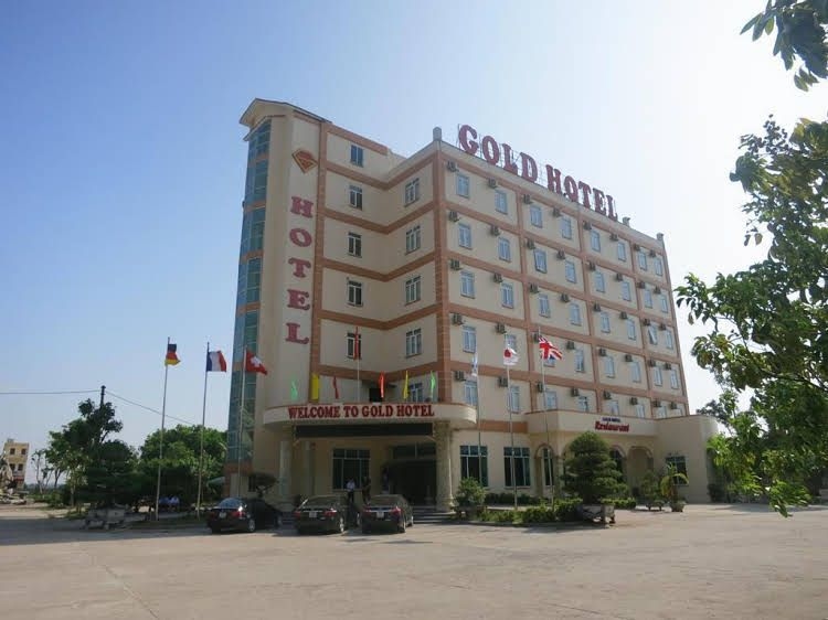 Gold Hotel0