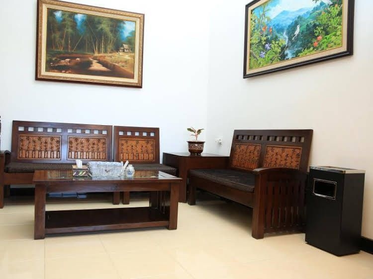 Puri Kusuma Guest House0