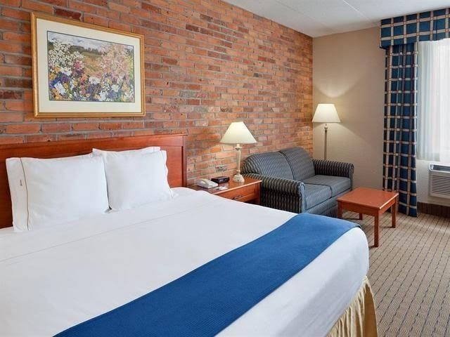 Holiday Inn Express Toronto East - Scarborough2