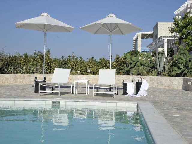 VILLA WITH PRIVATE POOL