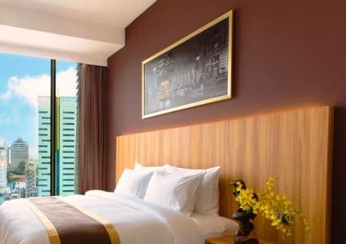 Deluxe King Room City View with Free Minibar