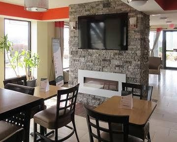 ECONO LODGE WHITE PINE2