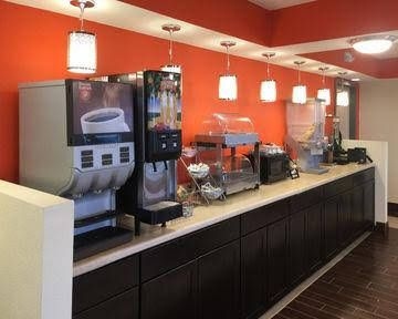 ECONO LODGE WHITE PINE4