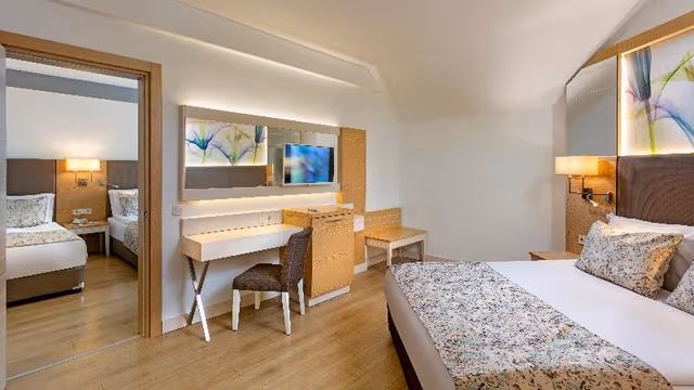 FAMILY ROOM TWO BEDROOMS ONE BATHROOM