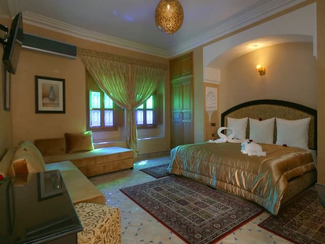 SUITE EXECUTIVE