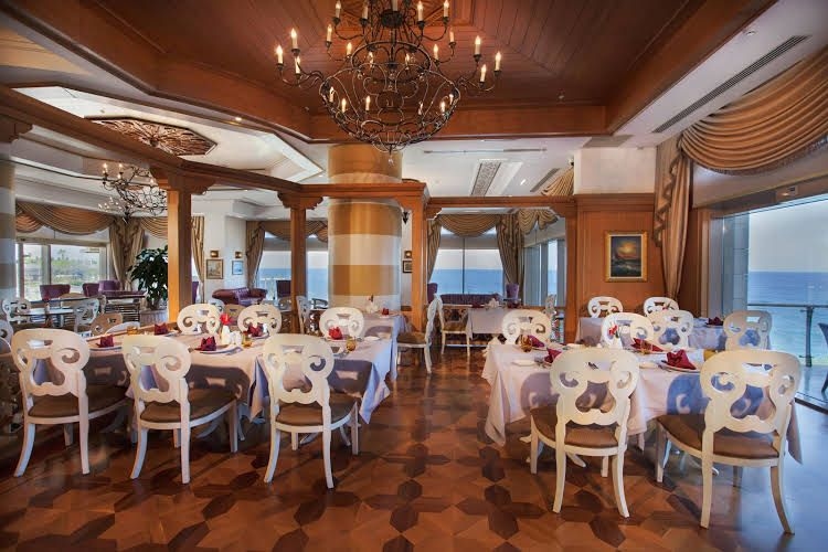 Merit Royal Hotel0