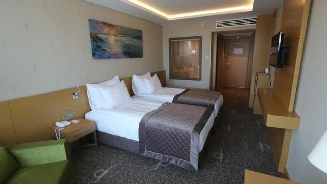 FAMILY ROOM CONNECTING ROOM