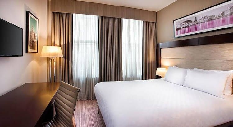 Jurys Inn Cardiff0