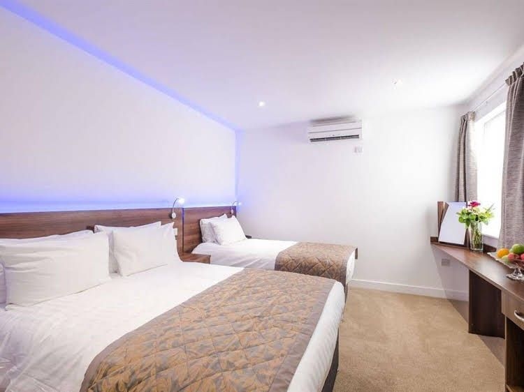 โรงแรมซิกเนเจอร์ ลอนดอน (Signature Hotel London)0