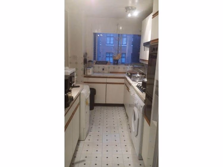 Queen Anne Apartment0