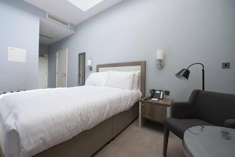 Yarrow Hotel0
