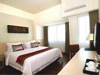 โรงแรมโซโลพารากอน & เรสิเด้นท์ โรงแรมโซโลพารากอน & เรสิเด้นท์