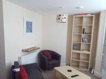 Trafalgar Square Apartments Trafalgar Square Apartments