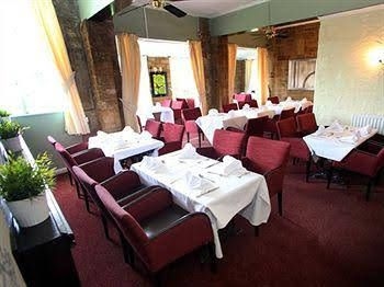 Knowesgate Inn0