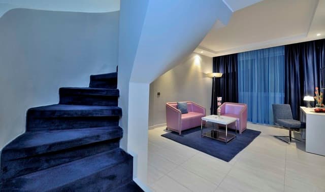 DOUBLE DUPLEX