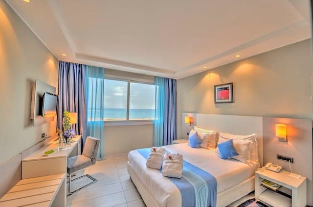 SINGLE EXECUTIVE SEA VIEW