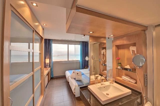 TRIPLE DUPLEX