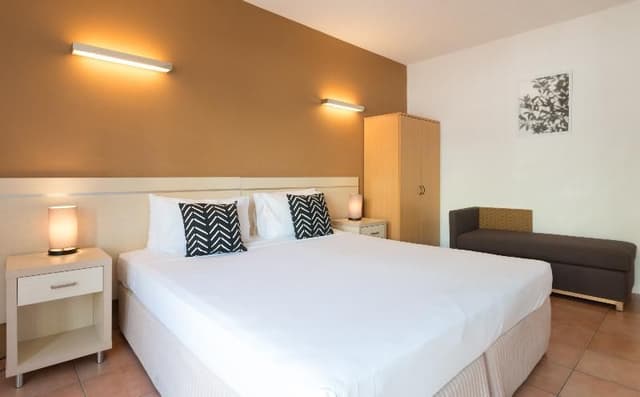 SUITE ONE BEDROOM