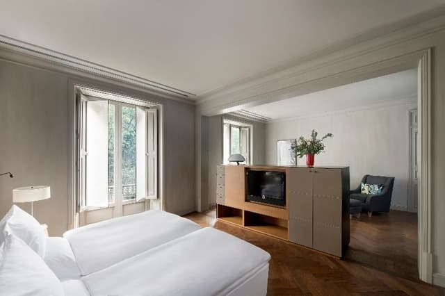 SUITE EXECUTIVE