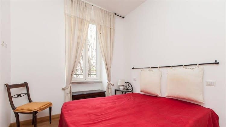 Trastevere Historical Apartment0