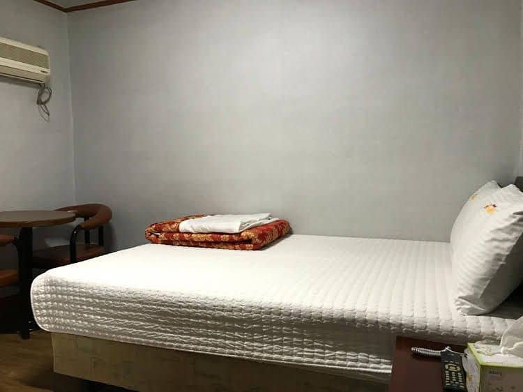 J Motel J Motel