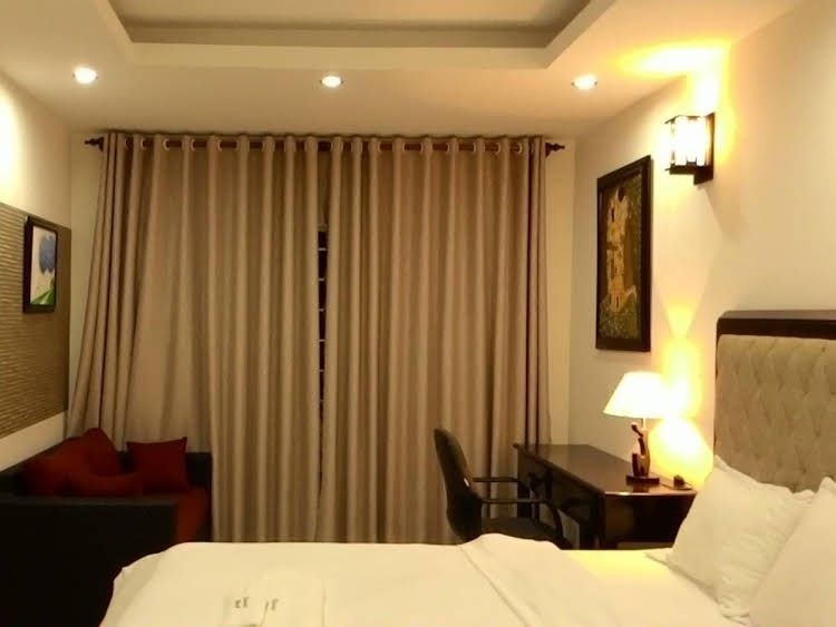 Mi Lan 2 Oriental Hotel0