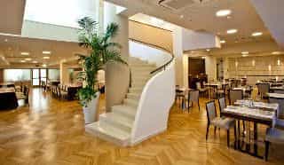 Breaking Business Hotel