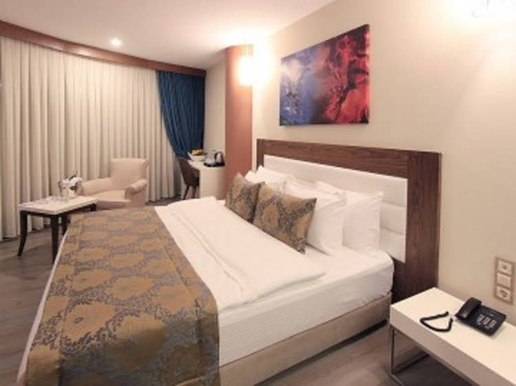 Forum Suite Otel Mersin0