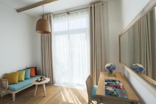 Elite Deluxe King Room with Balcony - Pool/City View