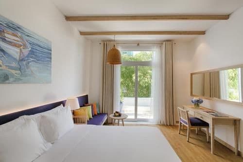 Deluxe King Room with Balcony - Pool/City View