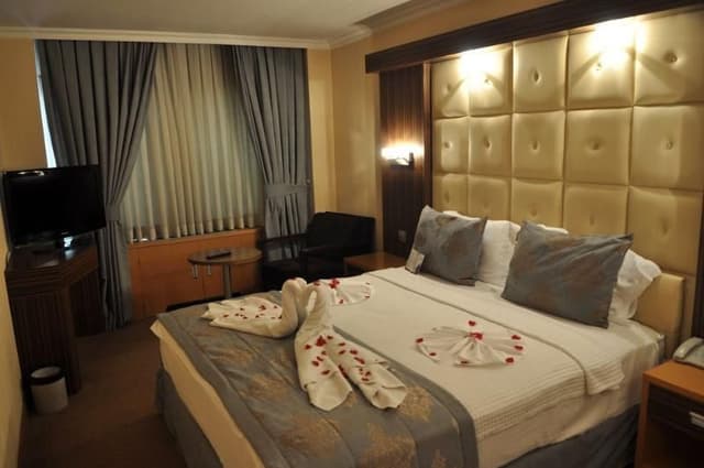 SUITE CAPACITY 2