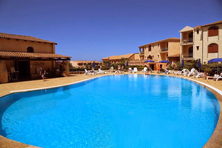 Club Esse Posada Beach Resort0