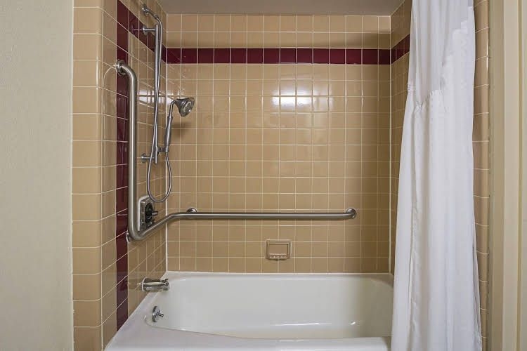 CLARION INN and SUITES ALTOONA0