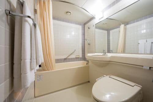 Twin Room - Smoking (2 Adults)