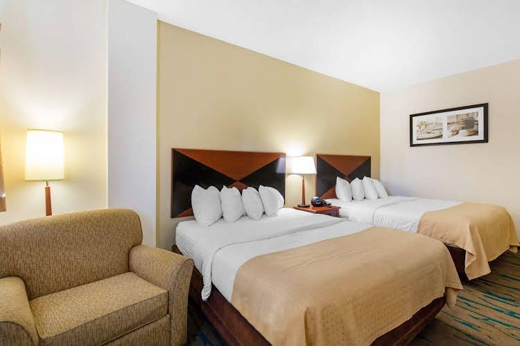 Gateway and Suites an Ascend Collection Member0