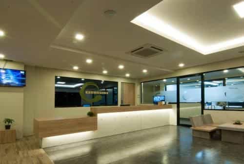 โรงแรมเดอะ เซนนิท เรสซิเดนซ์ โรงแรมเดอะ เซนนิท เรสซิเดนซ์